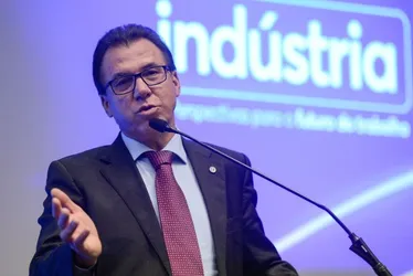Imagem ilustrativa da imagem Ministro diz que 'já passou da hora' de se discutir redução da jornada de trabalho