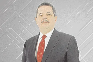 
          Imagem ilustrativa da imagem Ministros usam regalia privativa dos Senadores
          