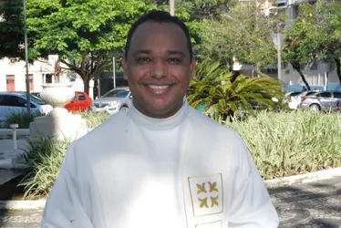 Imagem ilustrativa da imagem Missas, carreata e procissão para Santa Teresinha em Paul