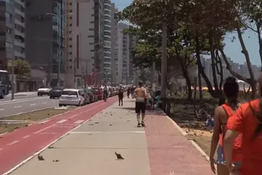 Imagem ilustrativa da imagem Moradores são assaltados por suspeito armado em praia de Vila Velha