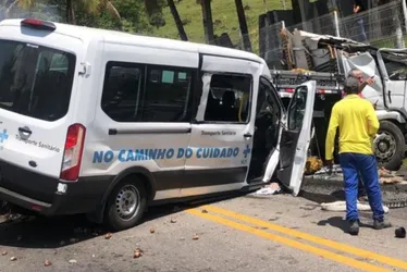 Imagem ilustrativa da imagem Motoristas ficam feridos após acidente com três veículos no ES
