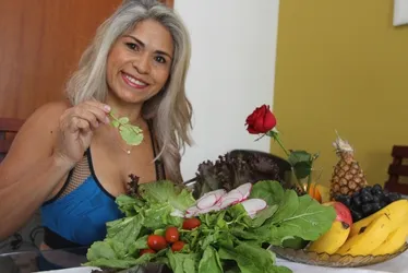 Imagem ilustrativa da imagem Mudança na alimentação pode evitar Alzheimer, diz estudo
