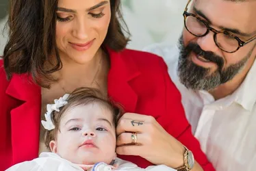 Imagem ilustrativa da imagem Mulher de Juliano Cazarré pede oração para filha: 'Frequência cardíaca instável'