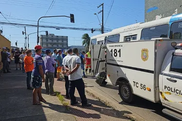 Imagem ilustrativa da imagem Mulher é atropelada por ônibus e morre na Serra