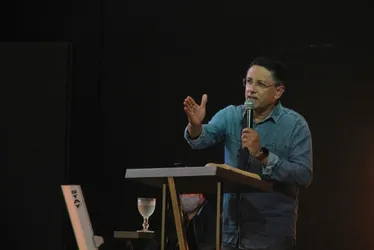 
          Imagem ilustrativa da imagem Música gospel sobre fake news
          