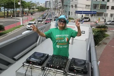 Imagem ilustrativa da imagem Na fila de transplante, DJ de 65 anos sonha em tocar com Alok