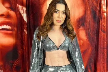 Imagem ilustrativa da imagem Naiara Azevedo diz que faturava milhões e recebia R$ 1 mil por mês do ex-marido
