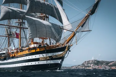 Imagem ilustrativa da imagem "Navio mais bonito do mundo" chega ao Brasil. Veja fotos