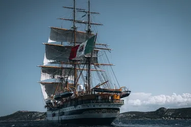 Imagem ilustrativa da imagem "Navio mais bonito do mundo" chega ao Brasil. Veja fotos