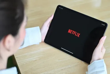 Imagem ilustrativa da imagem Netflix quer aumentar preços dos planos após fim das greves, diz jornal