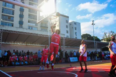Imagem ilustrativa da imagem Novas quadras do Saldanha da Gama reformadas por time da NBA são inauguradas