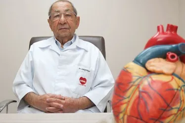Imagem ilustrativa da imagem O que eu vi e vivi: “Fiz a primeira cirurgia de coração no Estado”