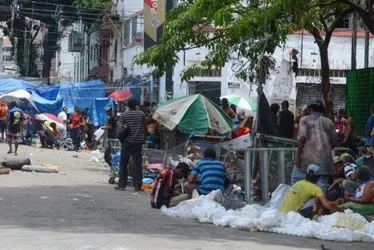 Imagem ilustrativa da imagem Onda de calor faz usuários da cracolândia trocarem cachaça por água