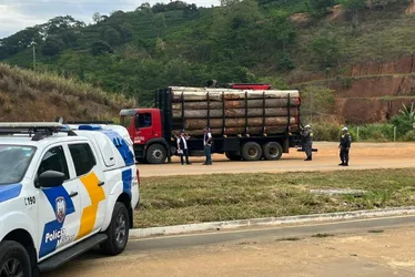 Imagem ilustrativa da imagem Operação Carga Pesada: 47 motoristas autuados durante ação em rodovia do ES