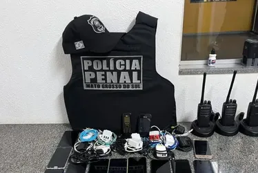 Imagem ilustrativa da imagem Operação apreende mais de mil celulares em presídios do país