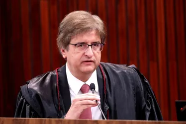 
          Imagem ilustrativa da imagem PT veta Gonet com objetivo de “aparelhar” PGR
          