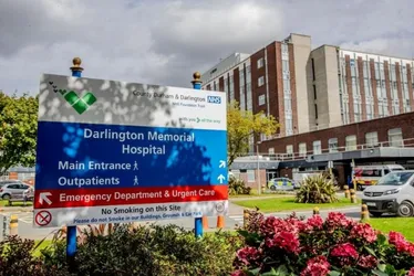 Imagem ilustrativa da imagem Paciente acorda horas após ser declarada morta por médicos na Inglaterra