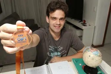 Imagem ilustrativa da imagem Paixão por estrela e planeta rende ouro em astronomia