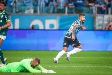 Imagem ilustrativa da imagem Palmeiras toma gol no início e perde para o Grêmio em Porto Alegre