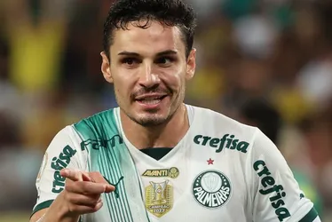 Imagem ilustrativa da imagem Palmeiras vê distância para o Botafogo cair e volta a sonhar com Brasileiro