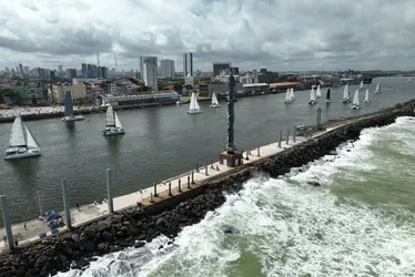 Imagem ilustrativa da imagem Partida da 34ª Regata Internacional Recife-Fernando de Noronha teve 88 barcos