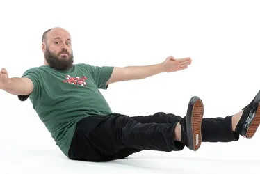 Imagem ilustrativa da imagem Paulinho Serra é atração em festival de humor de graça na Serra