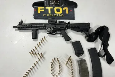 Imagem ilustrativa da imagem Polícia Militar apreende fuzil em morro de Vitória