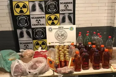 Imagem ilustrativa da imagem Polícia apreende cesta de Natal ilegal em complexo penitenciário do RJ