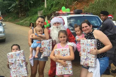 Imagem ilustrativa da imagem Polícia vai distribuir presentes de Natal para mais de 1.000 crianças nas montanhas