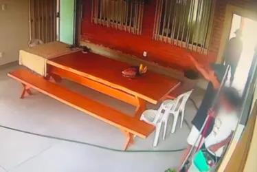 Imagem ilustrativa da imagem Prefeito de cidade do ES tem casa invadida por ladrões e é feito refém em assalto