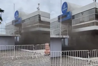 Imagem ilustrativa da imagem Prefeitura de Salvador é evacuada após incêndio