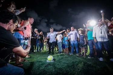 Imagem ilustrativa da imagem Prefeitura do Recife entrega novo campo do Programa Gramadão no Parque do Caiara