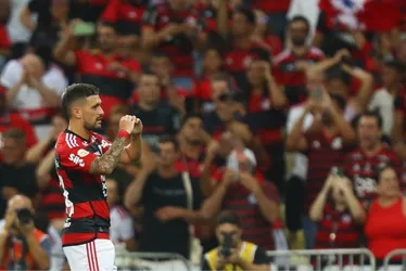 Imagem ilustrativa da imagem Pulgar, Arrascaeta e Varela chegam ao Rio para reforçar o Flamengo