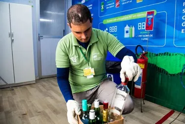 Imagem ilustrativa da imagem Quer baixar conta de luz até o dia 30 com recicláveis? Veja locais no Grande Recife