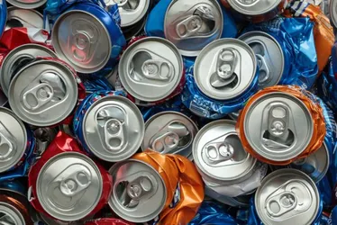 Imagem ilustrativa da imagem Quer baixar conta de luz até o dia 30 com recicláveis? Veja locais no Grande Recife