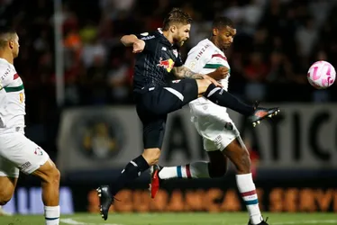 Imagem ilustrativa da imagem Red Bull Bragantino vence Fluminense e se firma na vice-liderança do Brasileirão