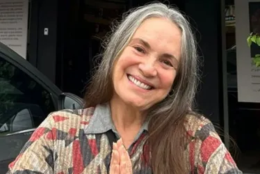 Imagem ilustrativa da imagem Regina Duarte explica vídeo em que cata papelão e cita desejo de voltar para a TV