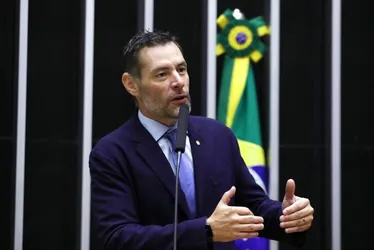 
          Imagem ilustrativa da imagem Reuniões com aeroportuários para evitar greve de fim de ano
          