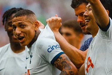 Imagem ilustrativa da imagem Richarlison quebra jejum e comanda virada do Tottenham na Premier League