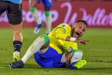 Imagem ilustrativa da imagem Saiba quem deverá pagar o salário de Neymar durante sua recuperação