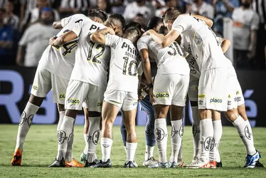 Imagem ilustrativa da imagem Santos perde para o Fortaleza e é rebaixado à Série B pela primeira vez na história