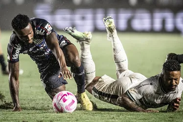 Imagem ilustrativa da imagem Santos vence Coritiba e sai da zona de rebaixamento do Brasileirão