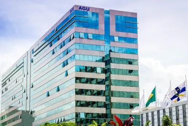 
          Imagem ilustrativa da imagem Sedento por cargos, PT busca mulher para AGU
          