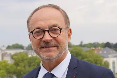 Imagem ilustrativa da imagem Senador da França é preso por suspeita de drogar deputada para cometer abuso sexual