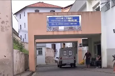 Imagem ilustrativa da imagem Sexta cidade em MG fecha escolas após morte de crianças por infecção
