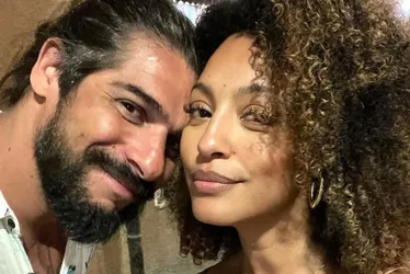 Imagem ilustrativa da imagem Sheron Menezzes revela que dorme em quarto separado de marido há anos