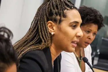 
          Imagem ilustrativa da imagem Silvio usa voo comercial para ir ao evento que Anielle foi de FAB
          