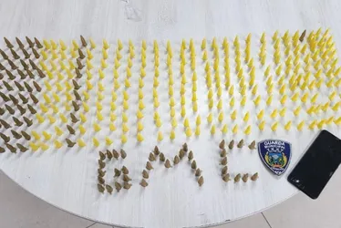 Imagem ilustrativa da imagem Suspeito é preso com 350 pinos de cocaína em Cariacica