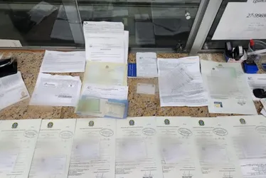 Imagem ilustrativa da imagem Suspeitos de aplicar golpes no INSS são presos com documentos falsos no ES