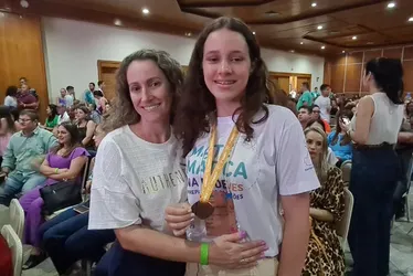 Imagem ilustrativa da imagem Talentos capixabas da Matemática na rede pública ganham medalha